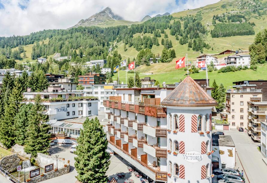 Das Turmhotel Victoria in Davos heißt Sie herzlich willkommen.