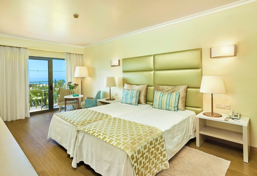 Beispiel eines Doppelzimmers Meerblick im Hotel Baia Grande