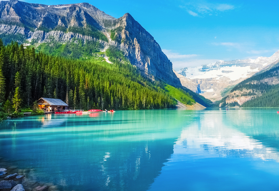 Sie besuchen u. a. den Banff National Park und fahren zum Lake Louise.