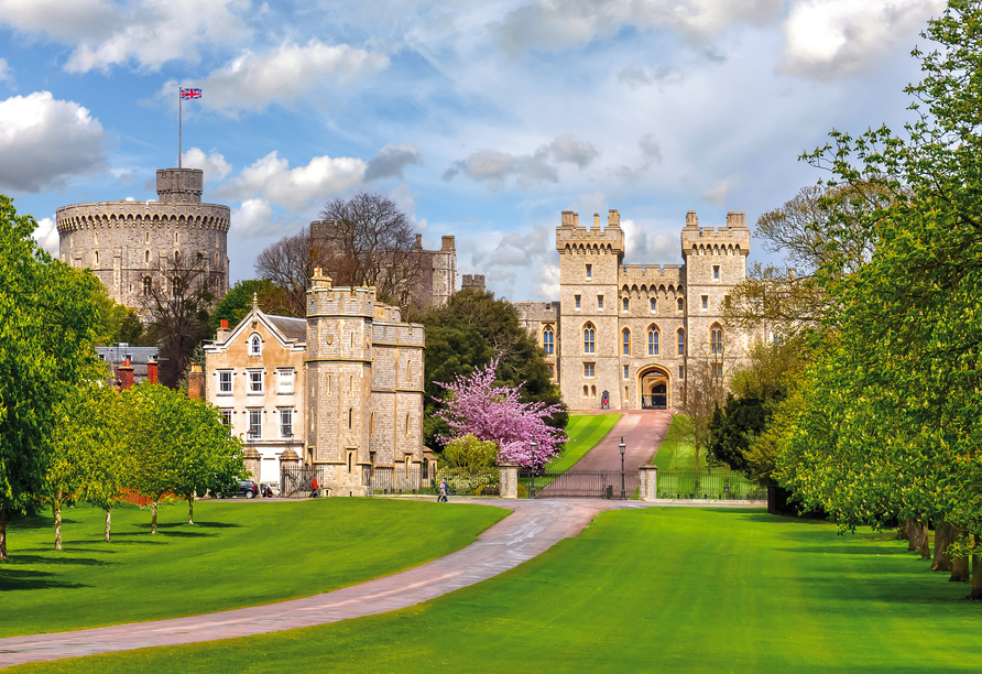 Das märchenhafte Schloss Windsor Castle öffnet für Sie seine Türen.
