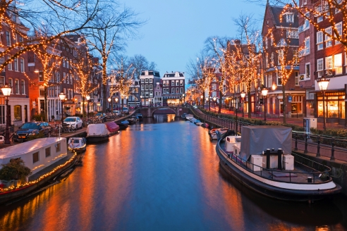 Freuen Sie sich auf Amsterdam im winterlichen Lichterglanz.