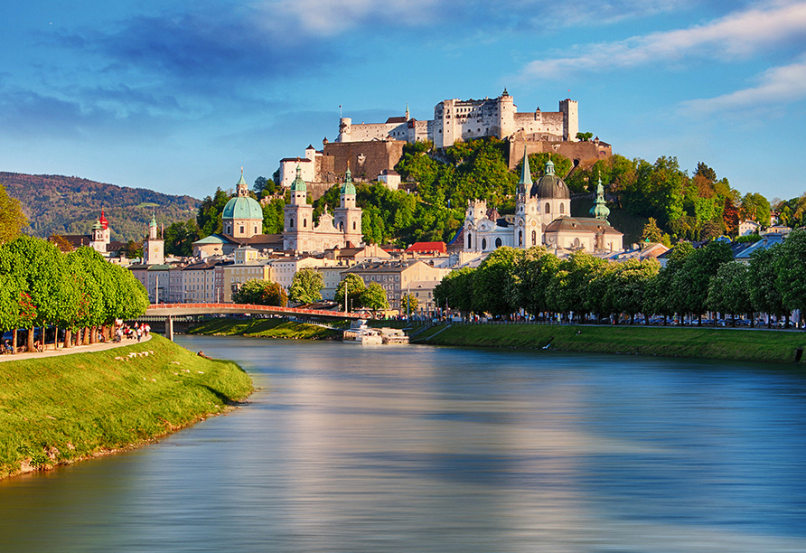 Bewundern Sie die beeindruckende Festung Hohensalzburg als krönenden Abschluss Ihrer Urlaubsreise.