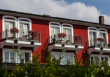 In den Komfort-Zimmern können Sie auch die schöne Aussicht vom Balkon genießen.
