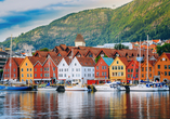 Farbenfrohe, historische Gebäude erwarten Sie in Bergen.
