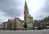 Die Liebfrauenkathedrale gehört zu den besonders beeindruckenden Sehenswürdigkeiten in Antwerpen.