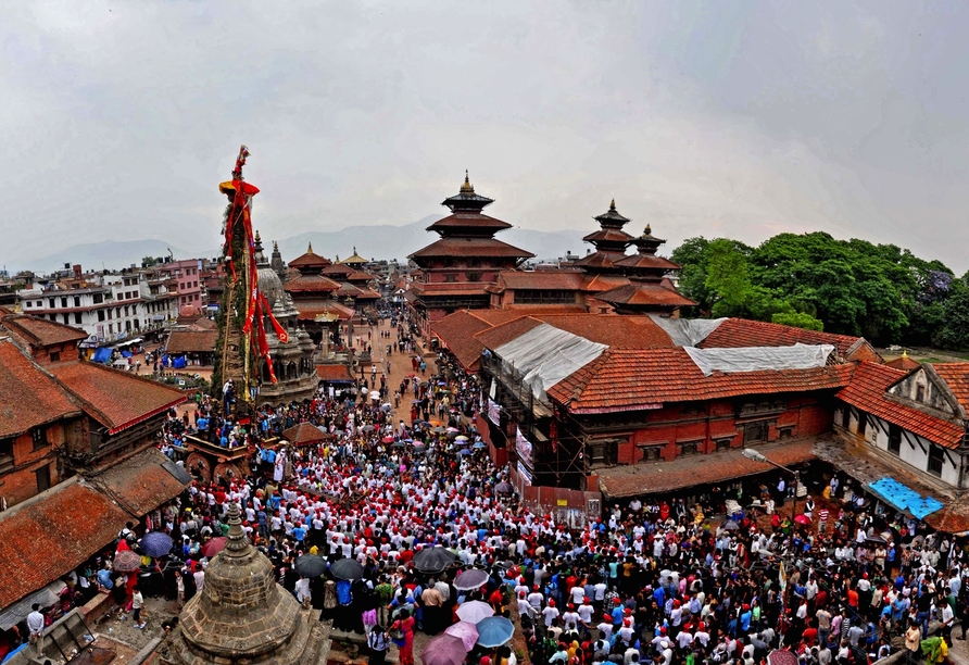 Je nach Anreise können Sie eines der bunten Straßenfeste in Kathmandu miterleben.