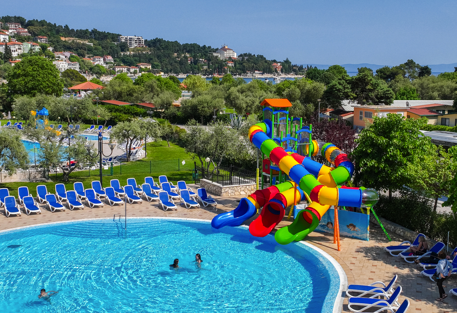 Hotel Narcis in Rabac in Istrien, Pool mit Rutsche