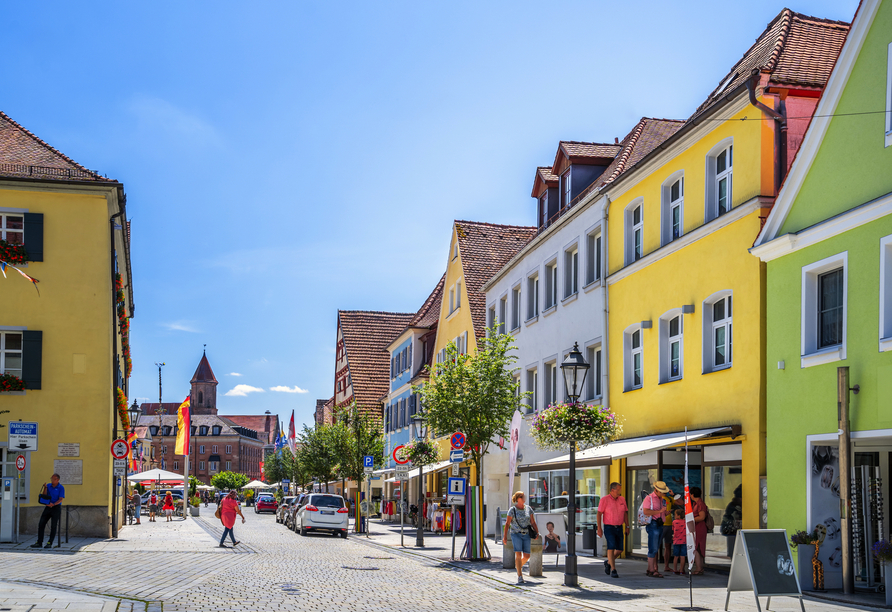 Die Altstadt von Gunzenhausen wird Sie mit ihren farbenfrohen Häusern verzaubern.