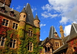 Die imposante Reichsburg in Cochem ist ein beliebtes Ausflugsziel.