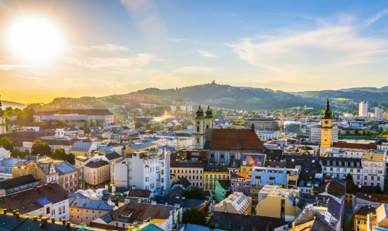 Aussicht über die Stadt Linz mit dem Postlingberg