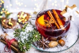 Eine leckere Tasse Glühwein ist für Sie inklusive.