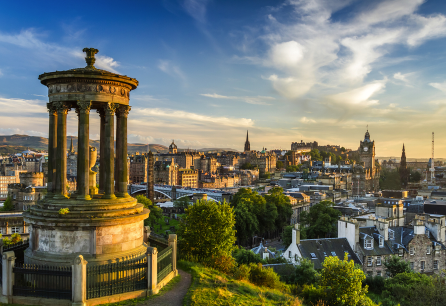 Unternehmen Sie einen Rundgang durch die schottische Hauptstadt Edinburgh. 