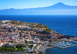 Von San Sebastián de La Gomera aus bietet sich ein toller Blick auf den beeindruckenden Teide.