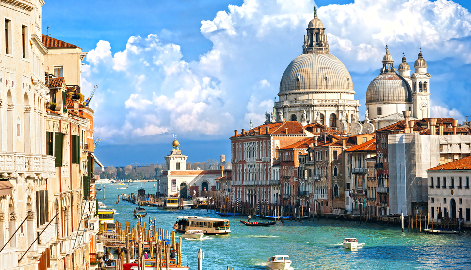 Freuen Sie sich auf einen Ausflug in die romantische Lagunenstadt Venedig.