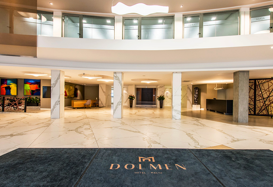 Lobby des Hotels Dolmen