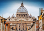 Besuchen Sie die ewige Stadt Rom mit Ihren unzähligen Highlights – Hier: Der Petersdom im Vatikan. 