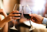 Probieren Sie einen köstlichen fränkischen Wein.