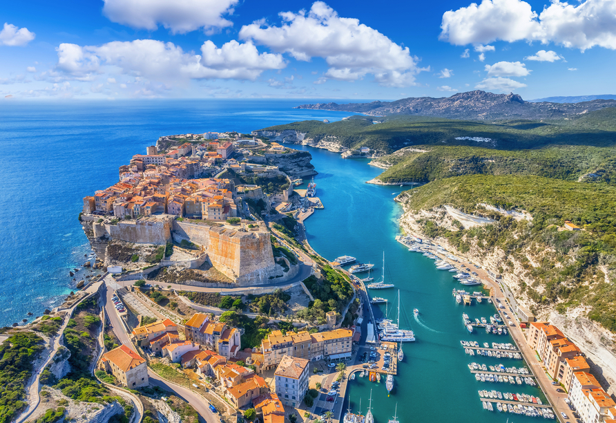 Ihre Kreuzfahrt bringt Sie nach Bonifacio an der Südspitze der französischen Insel Korsika.