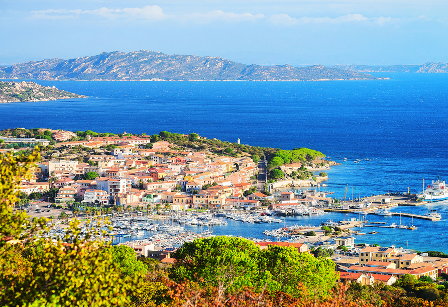 Genießen Sie Ihre freie Zeit in Palau und lassen Sie das mediterrane Lebensgefühl Sardiniens auf sich wirken.