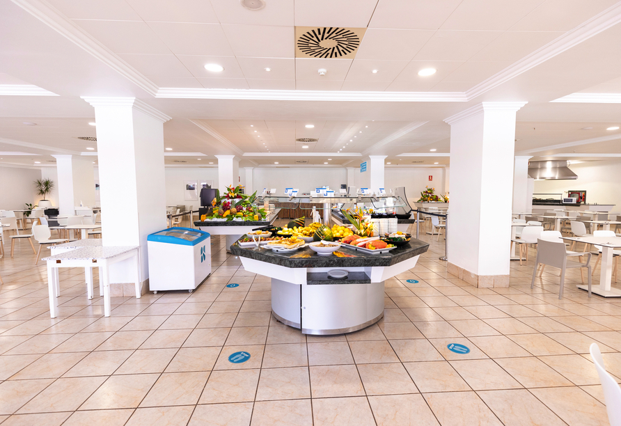 Das Beipsielhotel BlueSea Puerto Resort auf Teneriffa verwöhnt Sie mit leckeren Buffets.