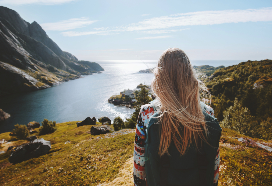Genießen Sie Ihre Kreuzfahrt durch die Fjorde Norwegens.