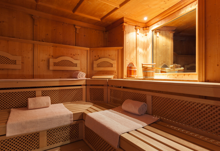 Nach einem erlebnisreichen Tag können Sie in der hoteleigenen Sauna entspannen. 