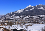 Freuen Sie sich auf die winterliche verschneite Berglandschaft.
