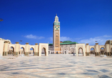 Besuchen Sie die imposante Hassan-II.-Moschee in Casablanca.
