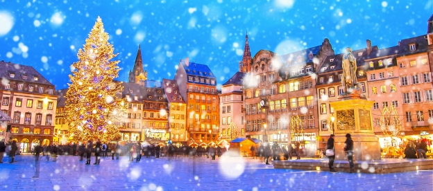 Der zauberhafte Weihnachtsmarkt von Straburg wird Sie in Weihnachtsstimmung versetzen.