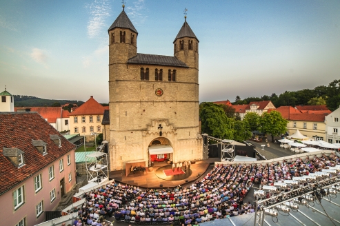 Lassen Sie sich von den Aufführungen der Domfestspiele verzaubern.