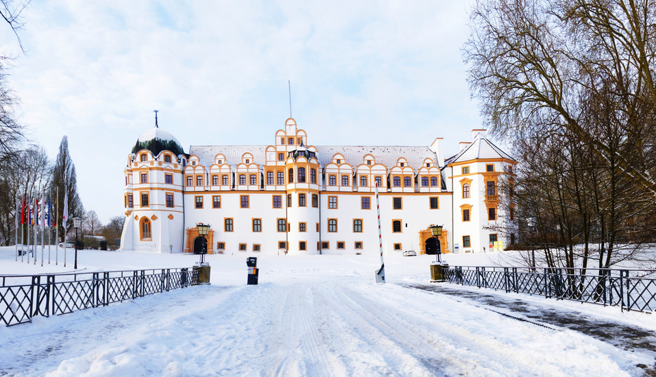 Das winterliche Schloss Celle begeistert mit seinem historischen Charme.