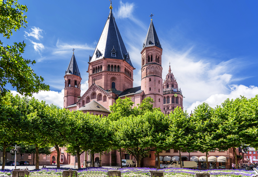 In Mainz begeistert die Altstadt mit dem Dom St. Martin. 