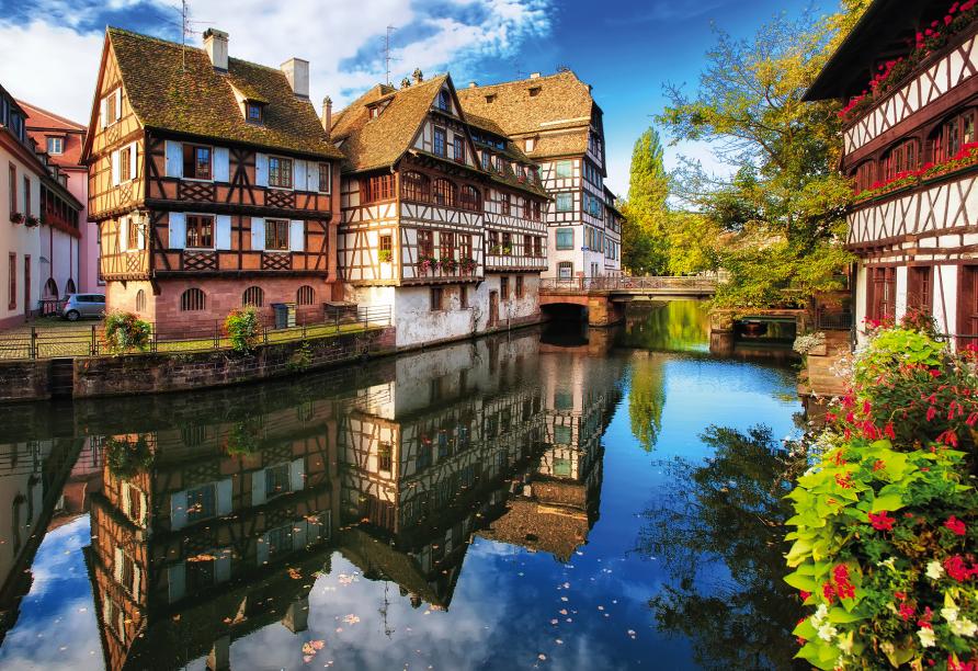 Die bunten Fachwerkhäuser von Straßburg werden Sie entzücken. 