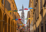 Bei Ihrer Stadtbesichtigung entdecken Sie Modena zwischen Arkaden, historischen Fassaden und charmanten Gassen.