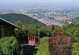 Mit der Bergbahn gelangen Sie bequem zum Heidelberger Schloss.