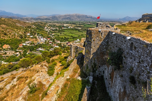 In Shkodra besichtigen Sie die beeindruckende Burg Rozafa.