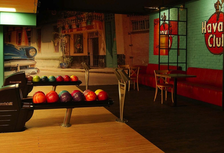 Verbringen Sie gesellige Abende im Pub & Bowling Havana.