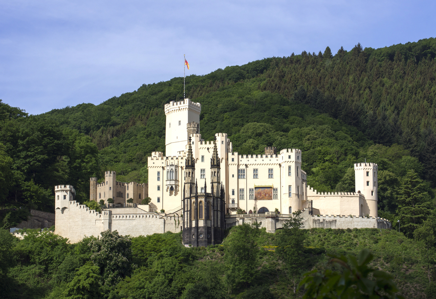 Das Schloss Stolzenfels bei Koblenz lohnt sich für einen kleinen Ausflug.