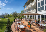 Gerade im Sommer lädt die Terrasse zu zahlreichen Sonnenstunden ein.