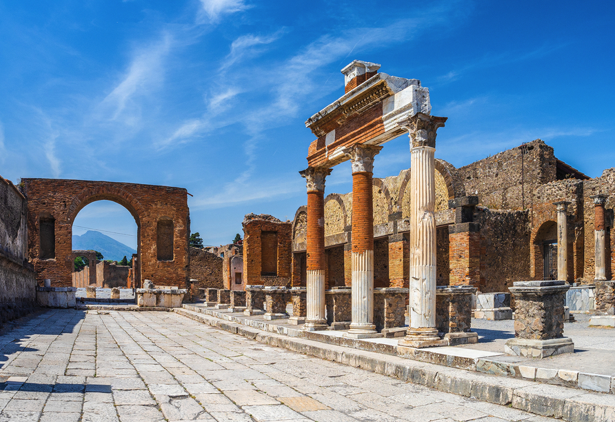 Die Ruinen von Pompeji erzählen von vergangenen Kulturen.