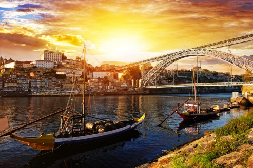 Freuen Sie sich auf 2 Vorübernachtungen in Porto.