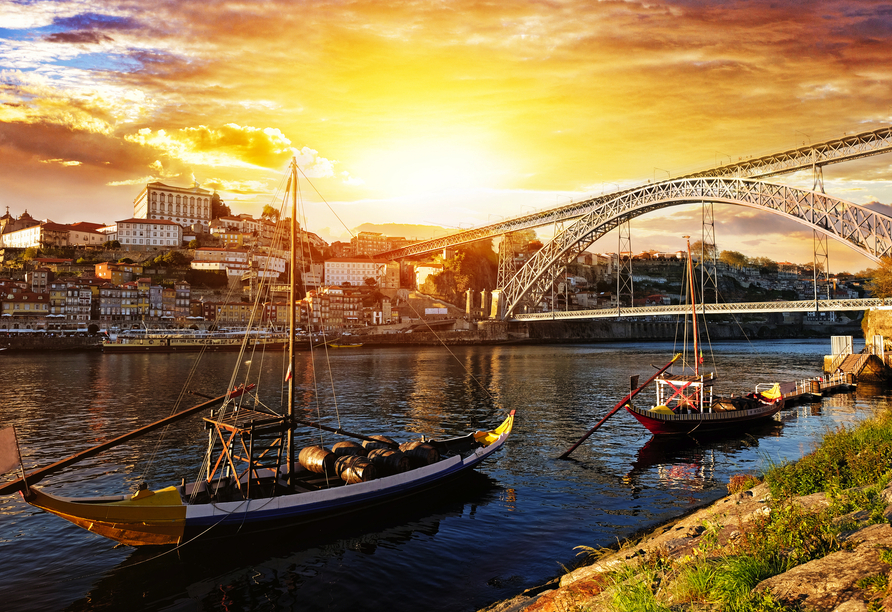 Freuen Sie sich auf 2 Vorübernachtungen in Porto.