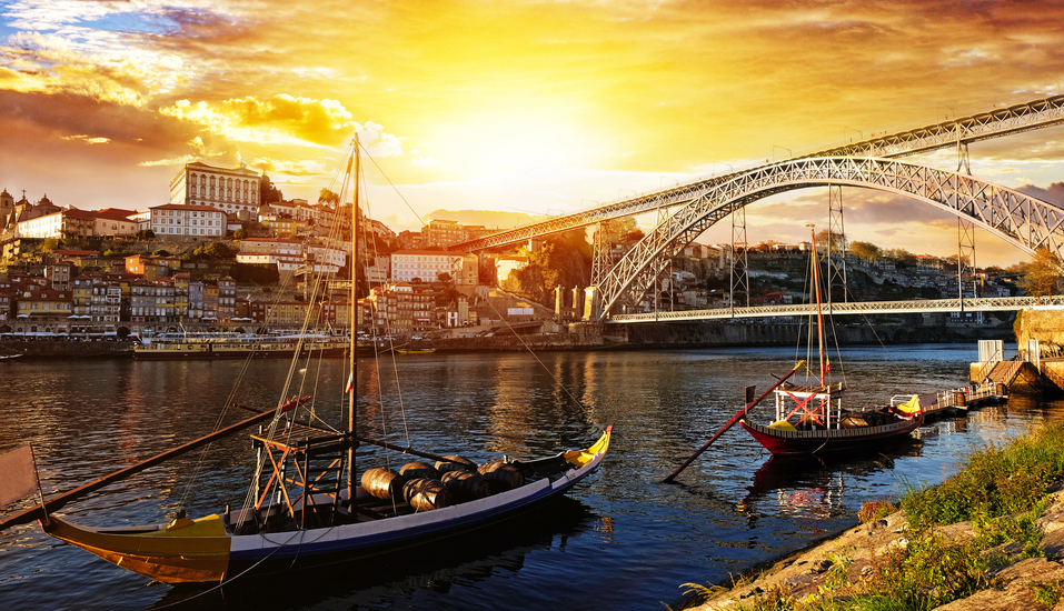 Freuen Sie sich auf 2 Vorübernachtungen in Porto.