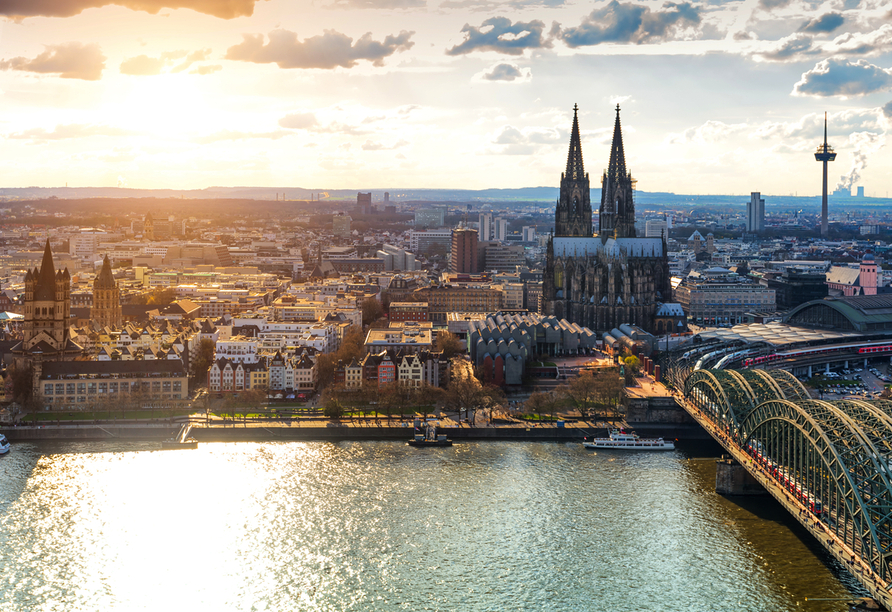 Spazieren Sie vor der Einschiffung noch etwas durch die Kölner Altstadt.