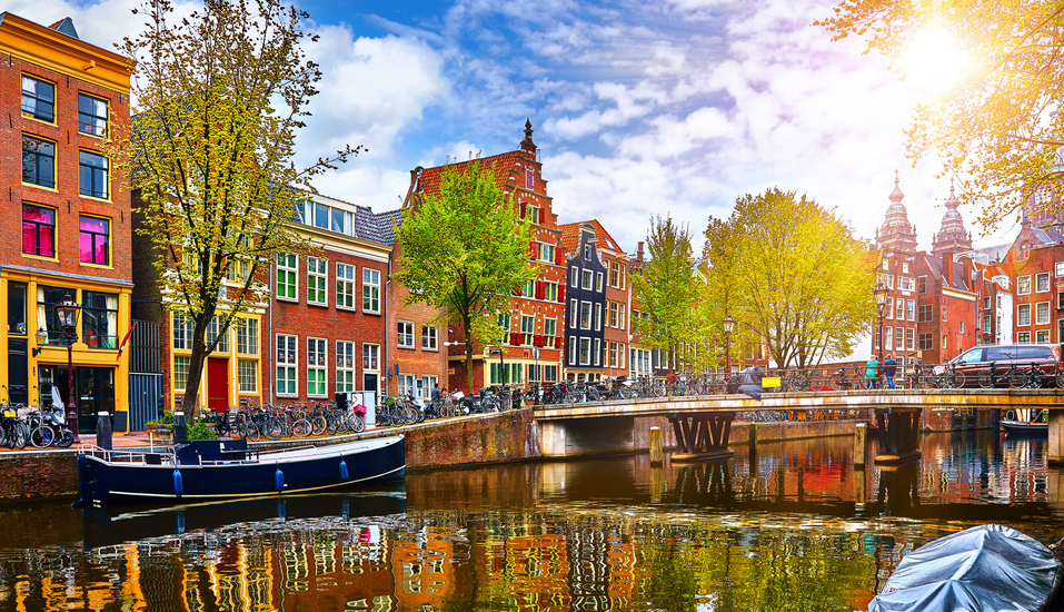 Die lebensfrohe Stadt Amsterdam begrüßt Sie herzlich!