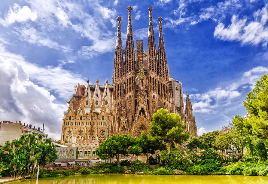 Außenansicht der prachtvollen Sagrada Família in Barcelona