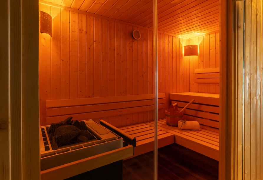 Entspannung finden Sie in der Sauna.