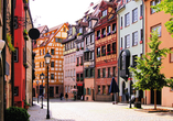 Die Farbpracht der Fachwerkhäuser in Nürnberg wird Sie umhauen.