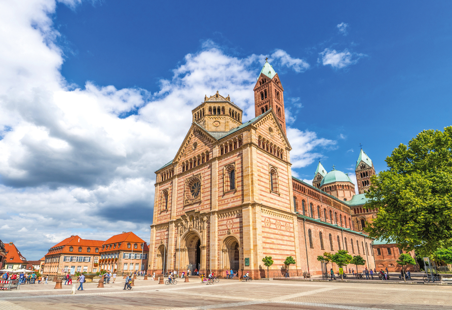 Der Dom zu Speyer ist ein prachtvolles Gebäude.