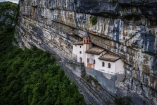 Von Rovereto aus lohnt sich auch eine kleine Wanderung zur Einsiedelei St. Columban und zum See San Colombano.